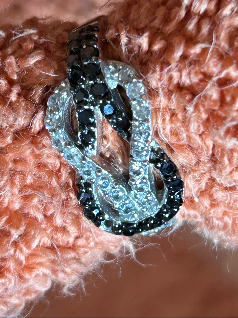 Matching set of earrings with ring 925 Diamond paved Black and White